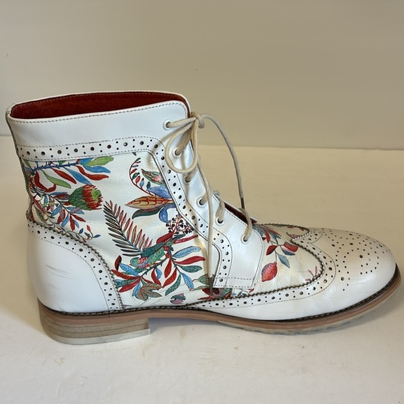 Colorsty White Leather Floral Brogue Lace Up Boots - Picture 7 of 14